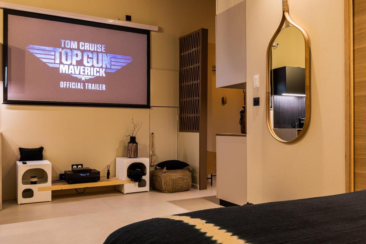 Host Inn Le Lumiere Spa & Cinema Lyon Buitenkant foto