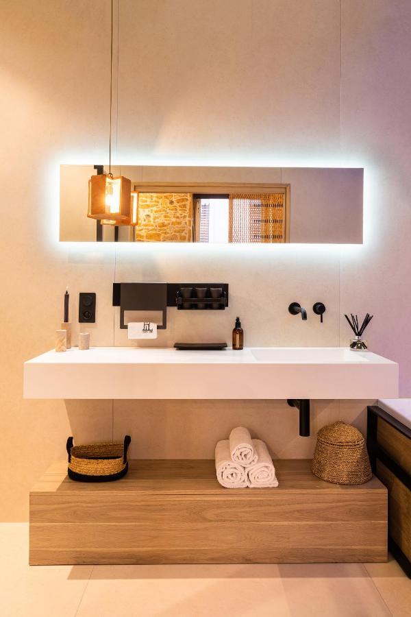Host Inn Le Lumiere Spa & Cinema Lyon Buitenkant foto